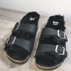 NEW Dirty Laundry Lined Sandals